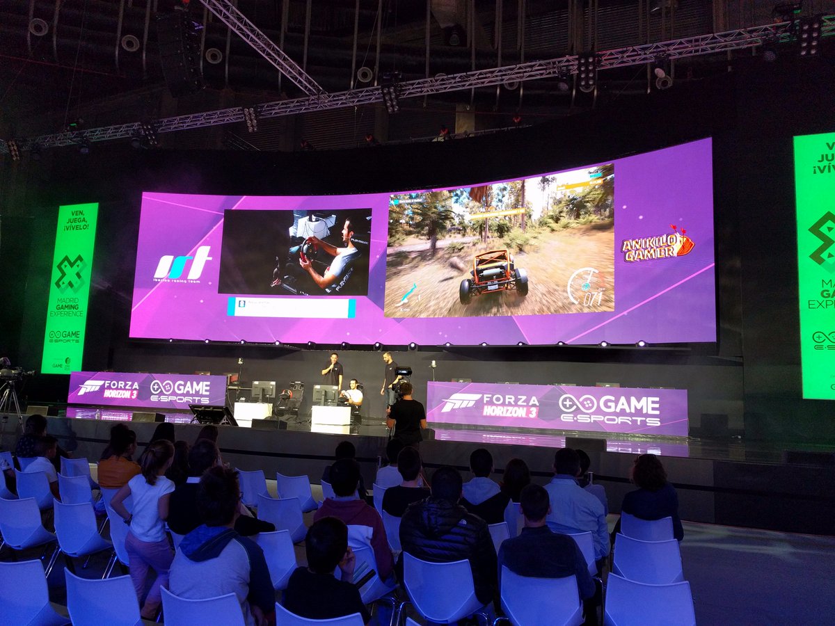 Xbox_Spain's tweet photo. Comienza el show de #ForzaHorizon3 en @MadridGamingEx . ¡Cómo se ve en ese pantallón! #XboxMGE https://t.co/MVuBuT8ykS
