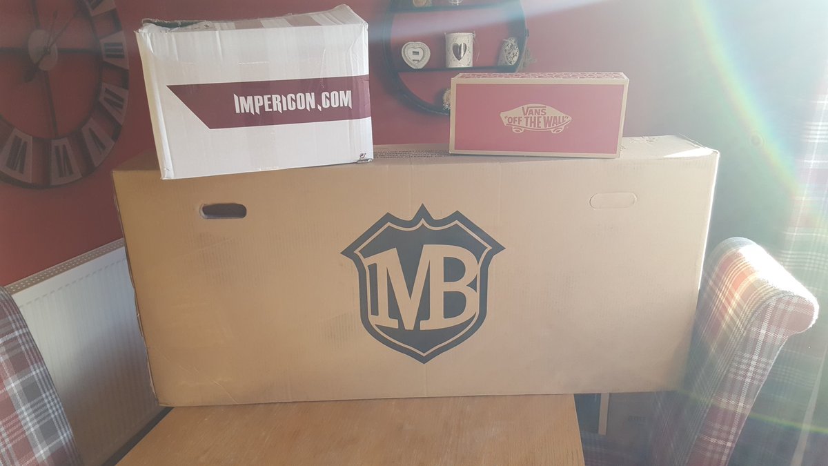 Sootyyy's tweet photo. Merry Christmas to me 😂😂 Thanks @impericon_uk @VANS_66 @Harrymainbmx #MadMain #GreenFuel 😙😍❤❤❤ https://t.co/CCHp6p6iaA