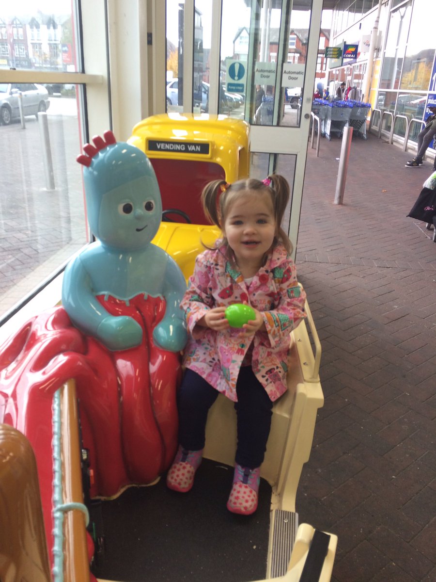nic_daly82's tweet photo. My cheeky little girl xx https://t.co/BzmuYLcfCs