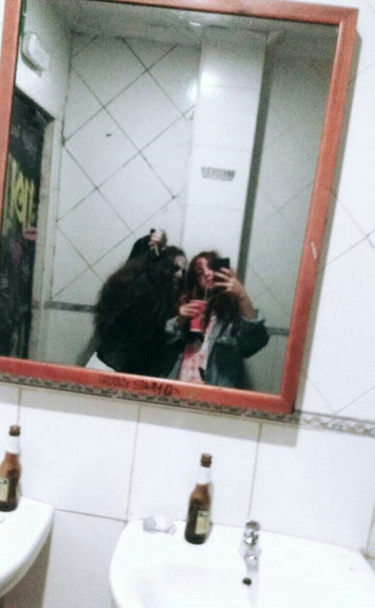 Lararodriguez7_'s tweet photo. Hall🎃ween de 💯👭💘👻🍻
@claudiamr_7 @MariaAlejo8 https://t.co/vbCLxXovlH