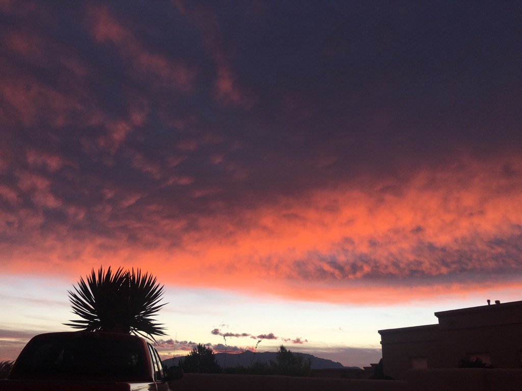JKalena123's tweet photo. Good incredible morning! #505Life @JorgeTWeather https://t.co/IoJDBVfzjH