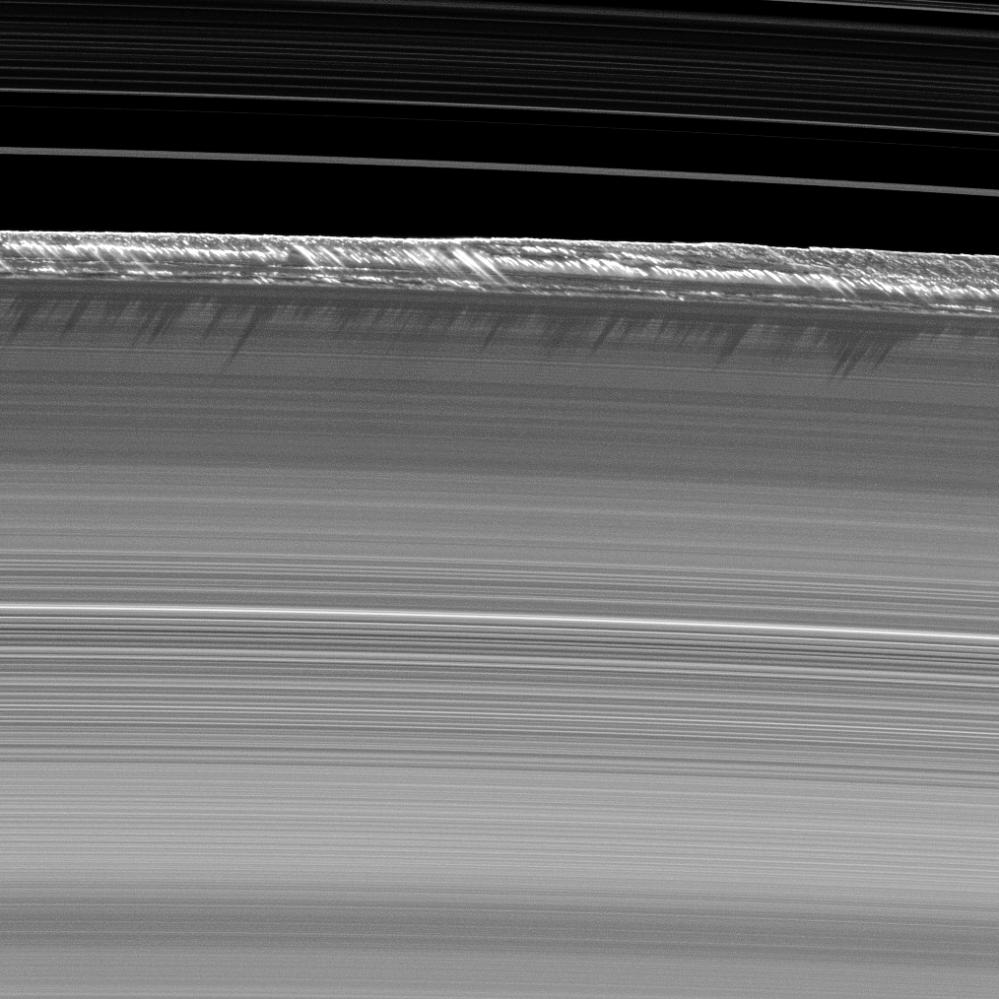 Xavi_Bros's tweet image. Surprising 2,5 km tall vertical structures in #Saturn's B #ring are material accumulation due to #moonlets gravitational influence. #Cassini