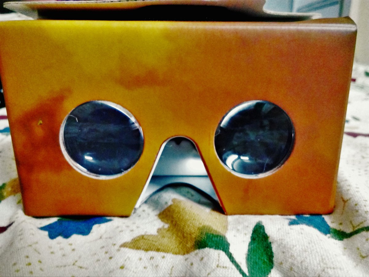 RinitaGhosh2's tweet photo. @BaahubaliVR Received☺Thnx a lot @BaahubaliMovie @ssrajamouli @Shobu_Sir Best B'day gift in Advance☺Made My day❤ Very Happy😊 
#Prabhas❤ ❤ https://t.co/OKK7hbeYiL