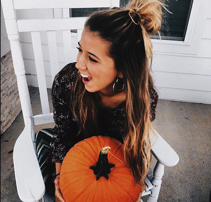 We aren't ready for Halloween to be over, but bring on Thanksgiving! #fallforadpi #lambdalove #adpi