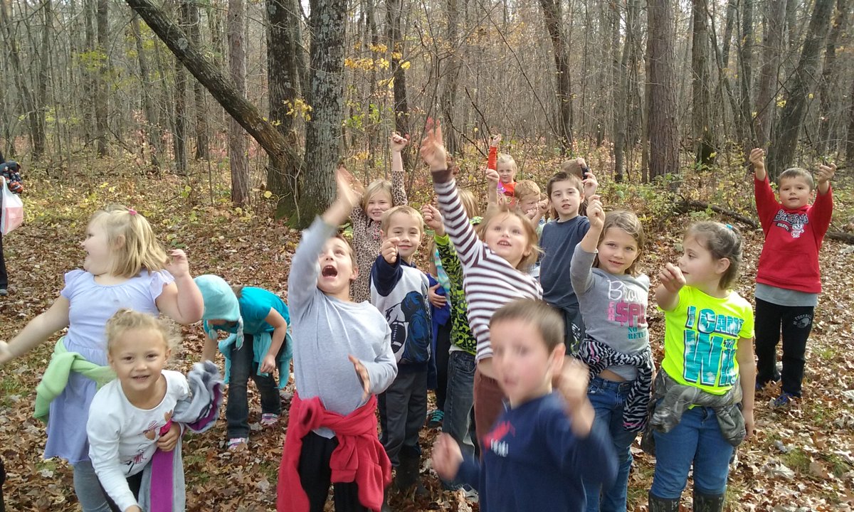 HansonKinder's tweet photo. School Forest! #hornetpride https://t.co/tCwjeGabdf