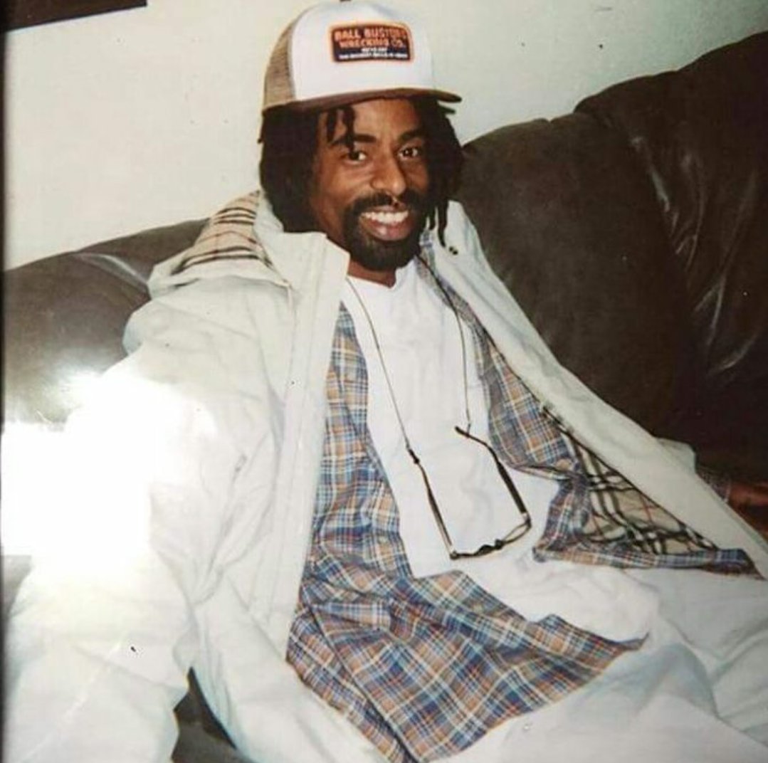 Legendary_C's tweet photo. The Bay ain't been the same since Mac Dre died...R.I.P. Andre Hicks July 5, 1970 – November 1, 2004🌹🌉 https://t.co/qxZOvjSGt6