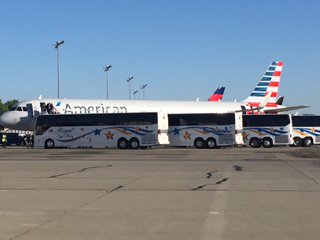 RoyalCoachTours's tweet photo. Need a lift to/from your favorite Bay Area airport? We've got you covered! https://t.co/5Nivuc81pA #oak #sjc #sfo #iflysfo #flysjc https://t.co/mFRNVdvpSy
