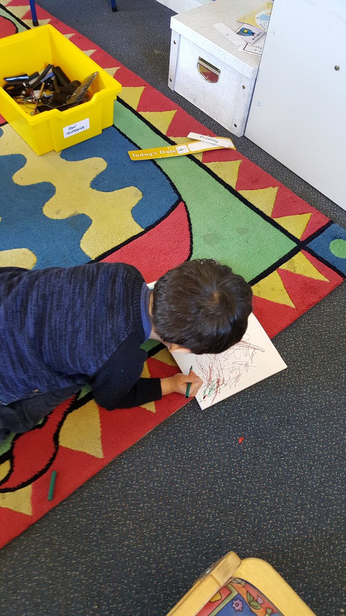 Avonbridgenurse's tweet image. We can #makemarks anywhere in the nursery. #finemotorskills #literacyallaround #earlywriting