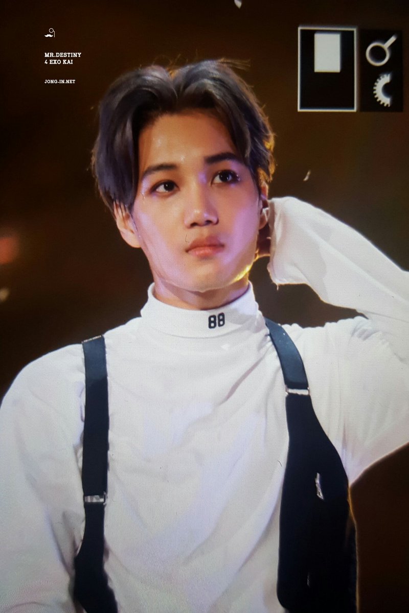 kimjipics's tweet photo. he is so beautiful????? https://t.co/urbUbCicAc