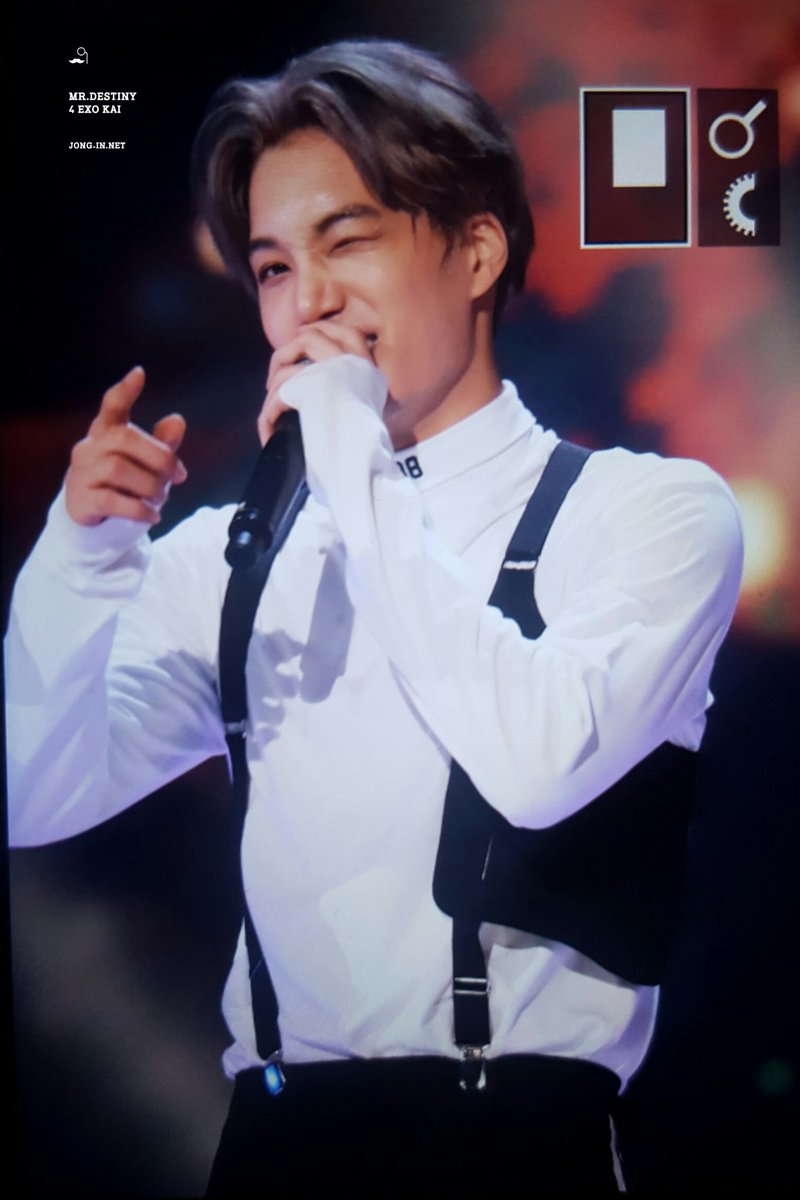 kimjipics's tweet photo. he is so beautiful????? https://t.co/urbUbCicAc