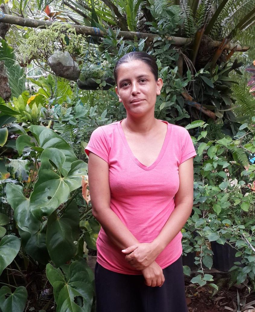 OneForARoof's tweet image. We just lent to Jeannette, mother of 4 in Costa Rica. Join us and #help 3rd world entrepreneurs bit.ly/2evQvER #change #giveback