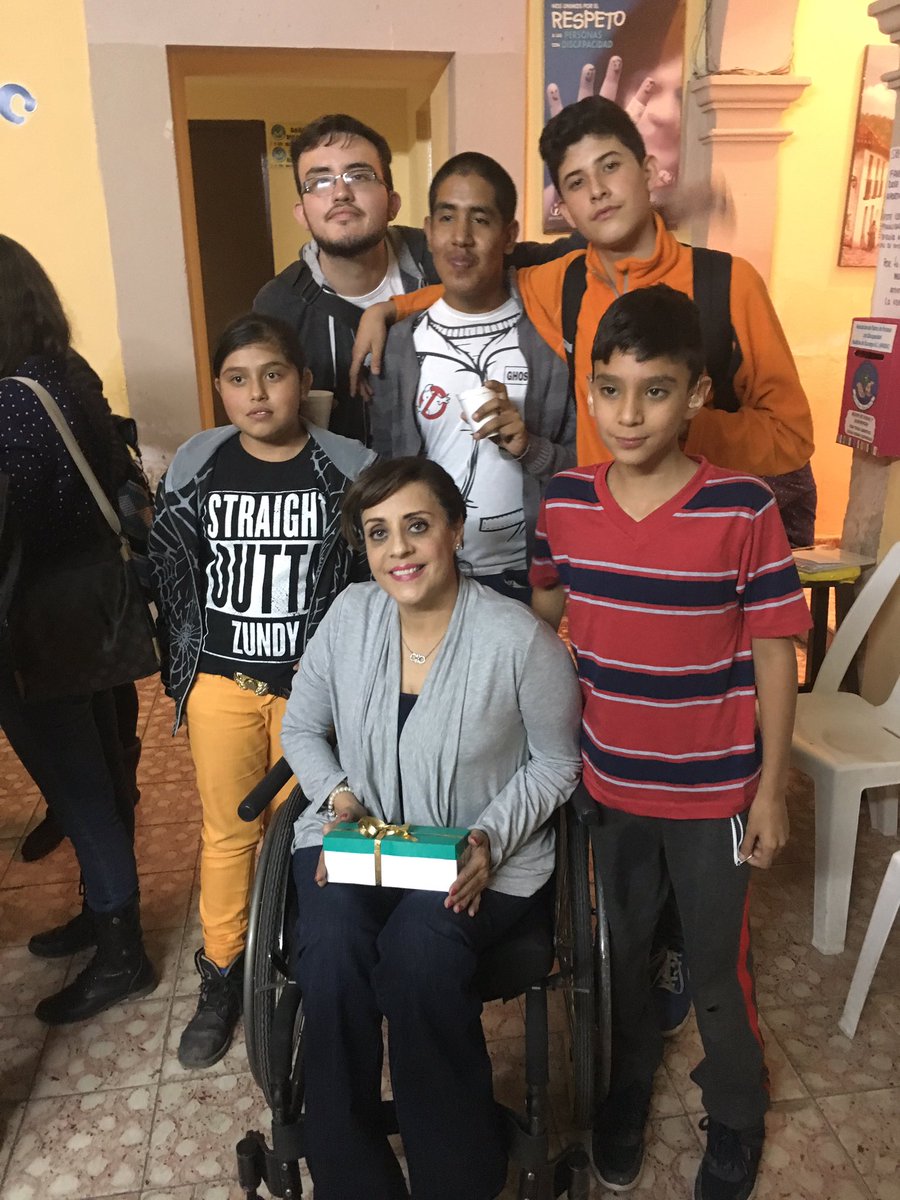 yoladelatorre's tweet photo. Tuve la oportunidad de convivir con la familia #APADAC y compartir nuestras tradiciones mexicanas #PcD gracias por recibirme #PandeMuerto https://t.co/52B9s9hFN9