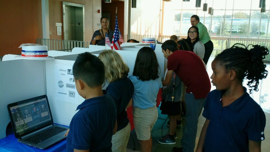 ZellwoodEagles's tweet photo. Zellwood Eagles cast their vote for President! Stay tuned for the results. @TeamNorthLC @OCPSnews #zeseagles #kidsvote https://t.co/BkjP788hlu