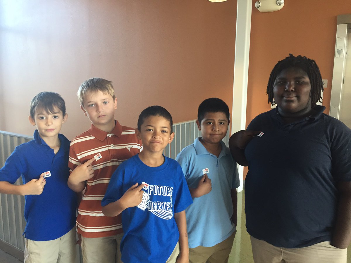 ZellwoodEagles's tweet photo. Zellwood Eagles cast their vote for President! Stay tuned for the results. @TeamNorthLC @OCPSnews #zeseagles #kidsvote https://t.co/BkjP788hlu