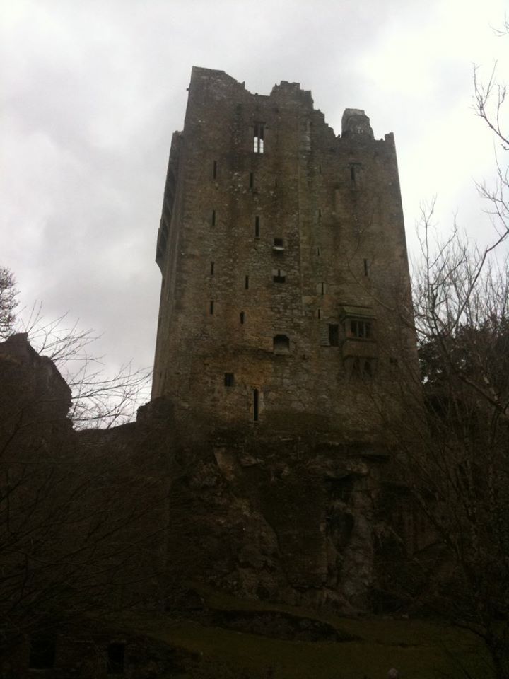WeWander_World's tweet photo. The undeniable beauty and history of Ireland. #travel #TravelTuesday https://t.co/WptWO0jLSA