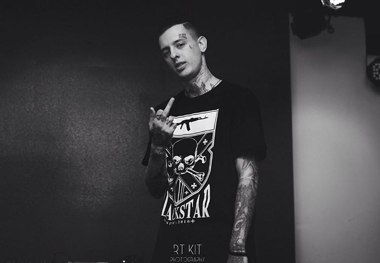 SLT2023's tweet image. 6 декабря, жара.
Скруджи затемнит Орёл!
Режим: жду декабрь.
#ЯБылВЧёрнойПричёрнойДыре#СкруджиТемнота#16Декабря