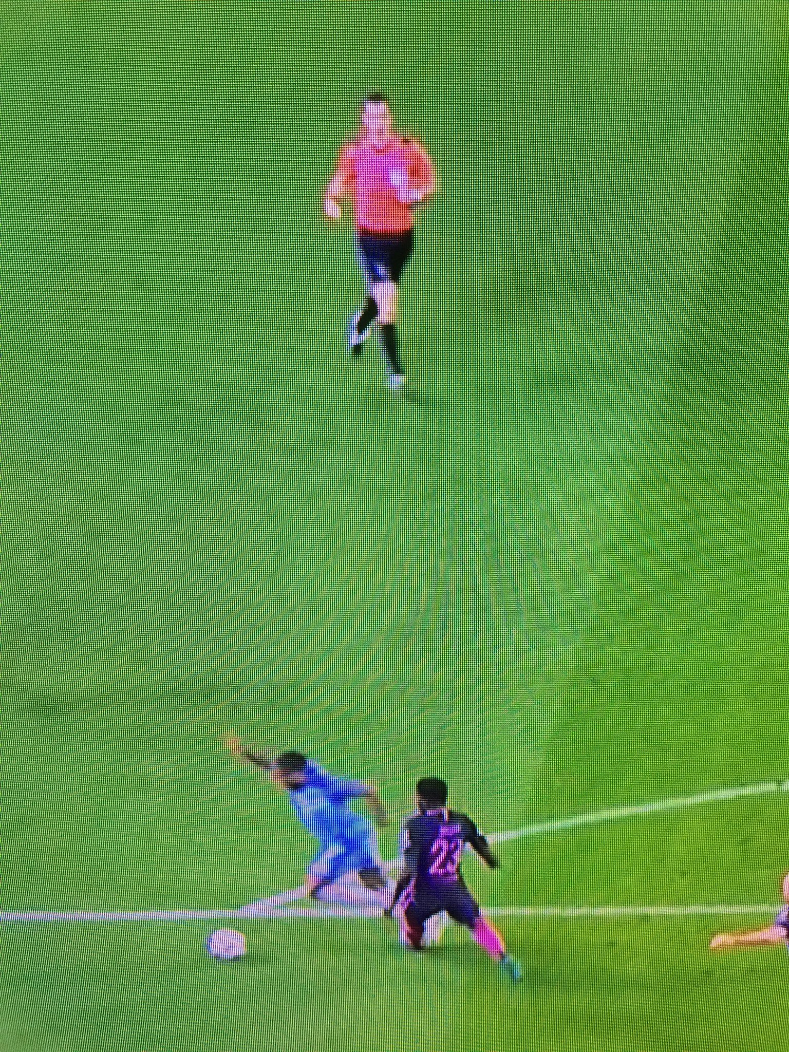 CwM66OaXgAEtgA3.jpg:large