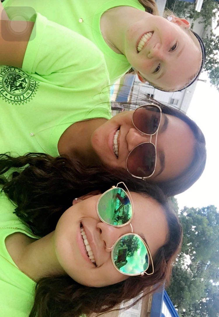 mauigenticaaa's tweet photo. happy bday weeney❤️❤️thx for making camp not so miserable imysm &amp;luv u lots enjoy😘 p.s sorry for throwing tomatoes at u @jennaesweeney #mjdc https://t.co/dZgOX73vAU