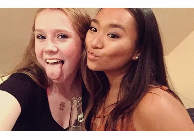mauigenticaaa's tweet photo. happy bday weeney❤️❤️thx for making camp not so miserable imysm &amp;luv u lots enjoy😘 p.s sorry for throwing tomatoes at u @jennaesweeney #mjdc https://t.co/dZgOX73vAU