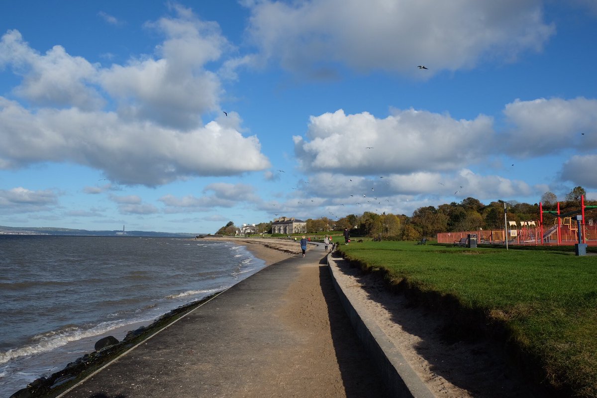 jjskeffington's tweet photo. Promenading in Holywood... #Promenading https://t.co/sLTFLPPF7r