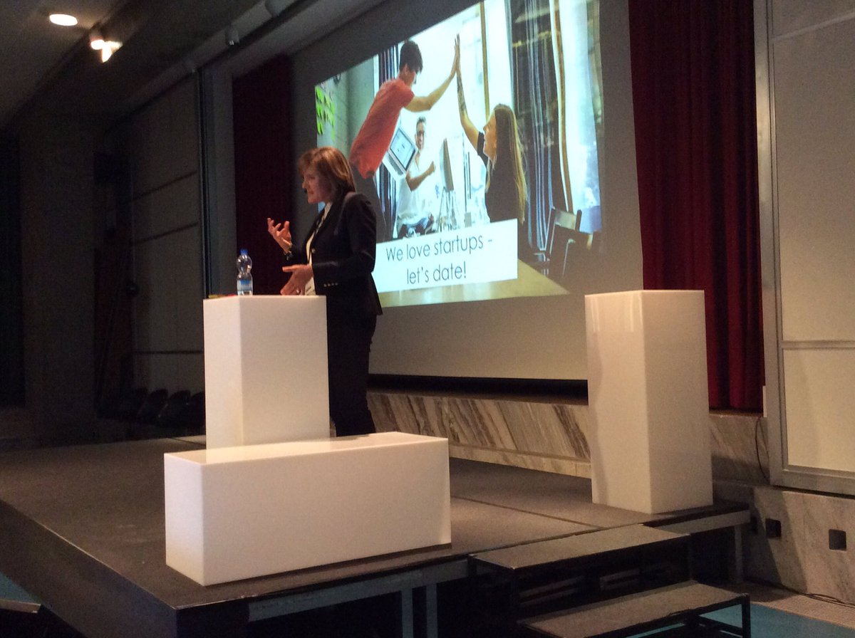.<a href="/CarolaWahl/">carola wahl</a> from <a href="/AXA_Schweiz/">AXA Schweiz</a>: "We love startups - lets date! 💏 #InsurTech16