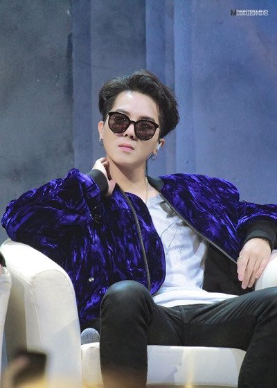 SongMino_BC's tweet photo. bb et moi on a la mm veste https://t.co/qXupF9D1MV