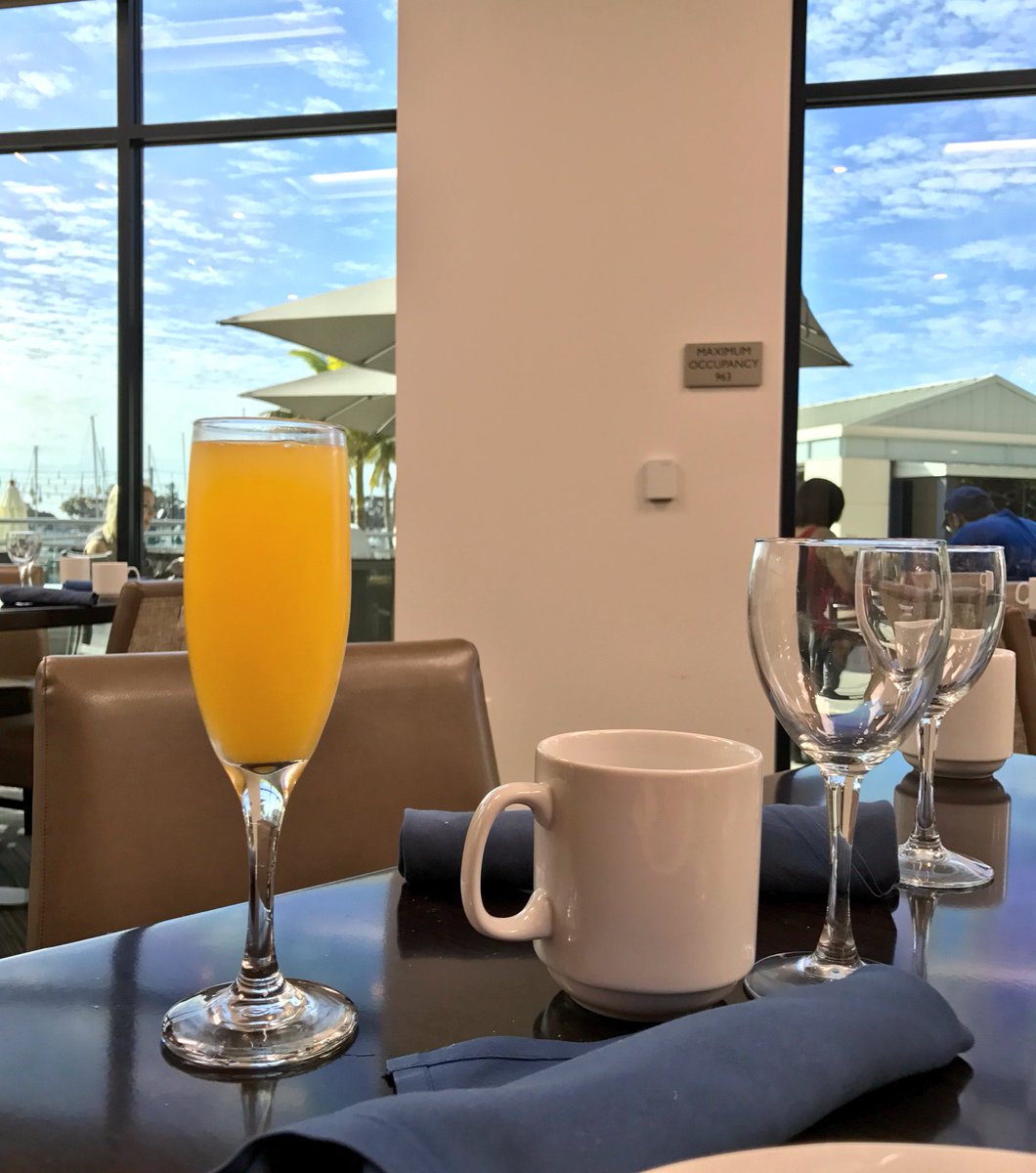 Breakfast at #seaviewrestaurant @GrandHyattSD endless #mimosas and yummy buffet. #delish #sandiego #california #socal