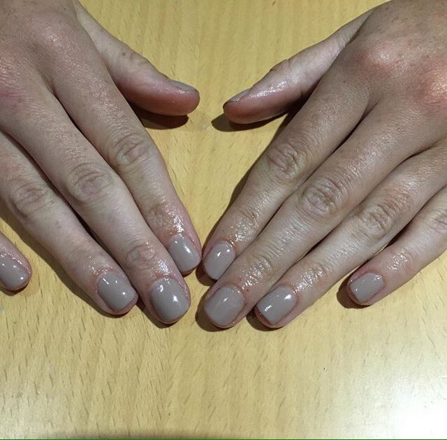 modelmesalons tweet picture