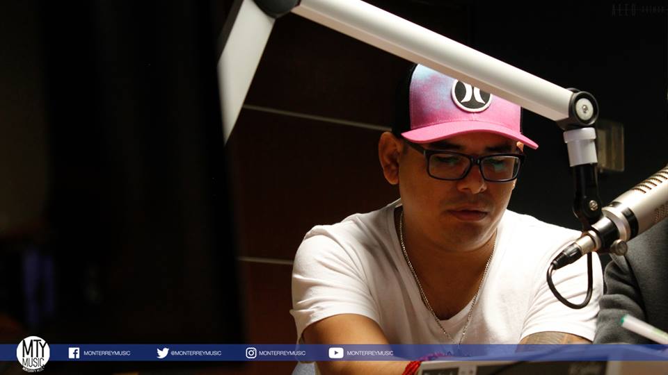 MonterreyMusic's tweet photo. Donde andan las seguidoras de #AmandoaValentinoFievre ¡Deseen suerte hoy en el #TourRadio!, Fievre Looka promoción #TeNecesitoTantoAmor. https://t.co/a39B0eGoA9