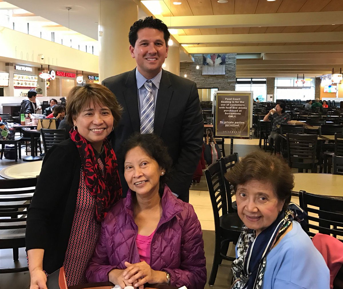 DavidJCanepa's tweet photo. Different generations, one whole community... Lucky to live here :) #SanMateoCounty https://t.co/JvbIfGSUbo