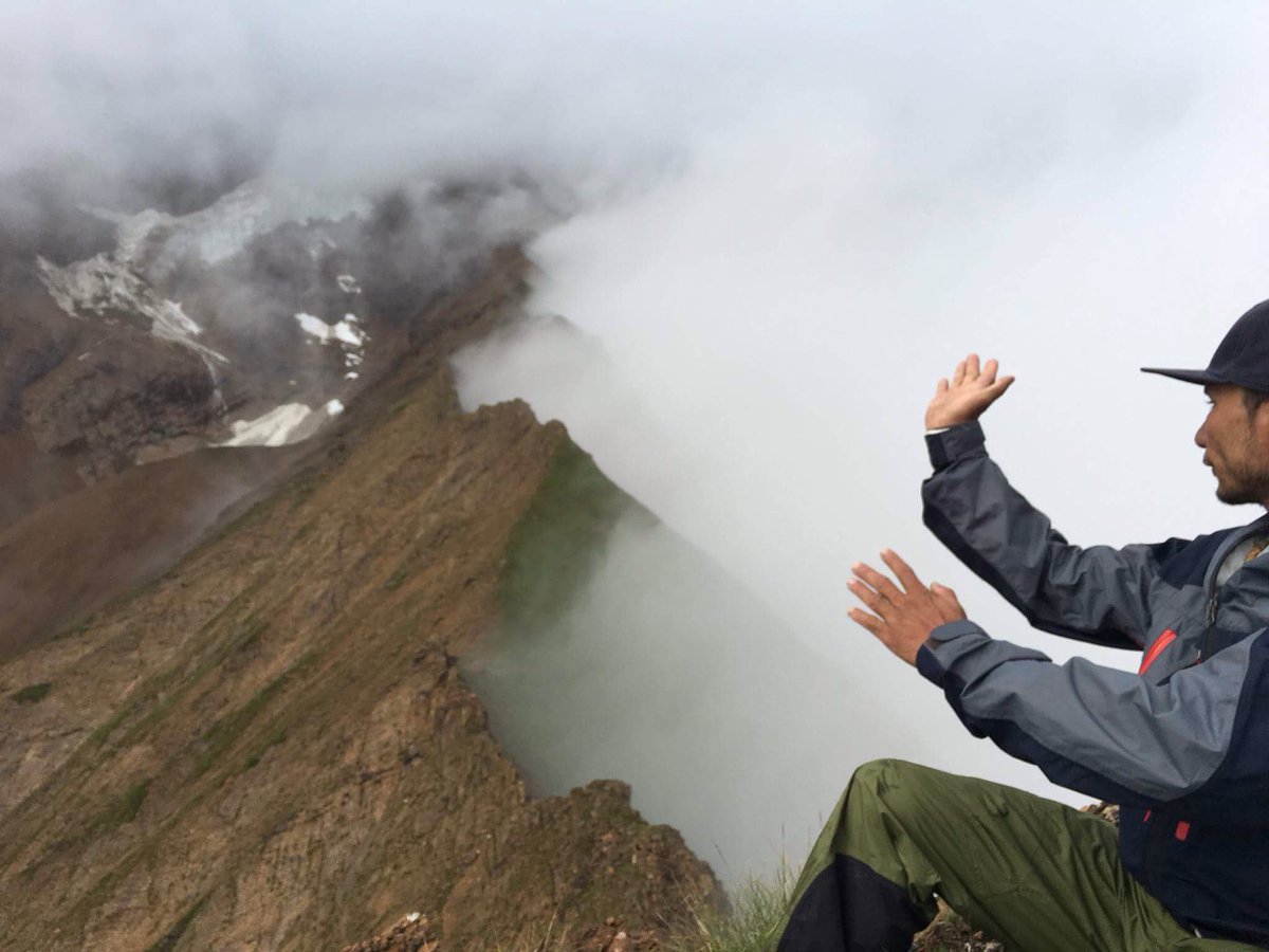 TechnicalHimal's tweet image. The ridge climbing mt kanjerowa 6612m. Walk on ridge look for the destination.