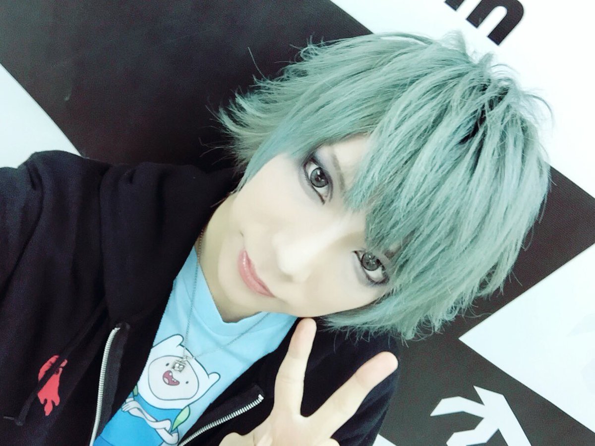 San 本日のヴィジュアル系通信 改をご覧いただきありがとsan ブランドxでは11月12日に 怪しい眼鏡屋さん 通常盤 を買ってくれた人を対象としたインストアイベントが開催されるんで 是非とも参加してほしいのだ それにしても久々の生放送 噛みまくり