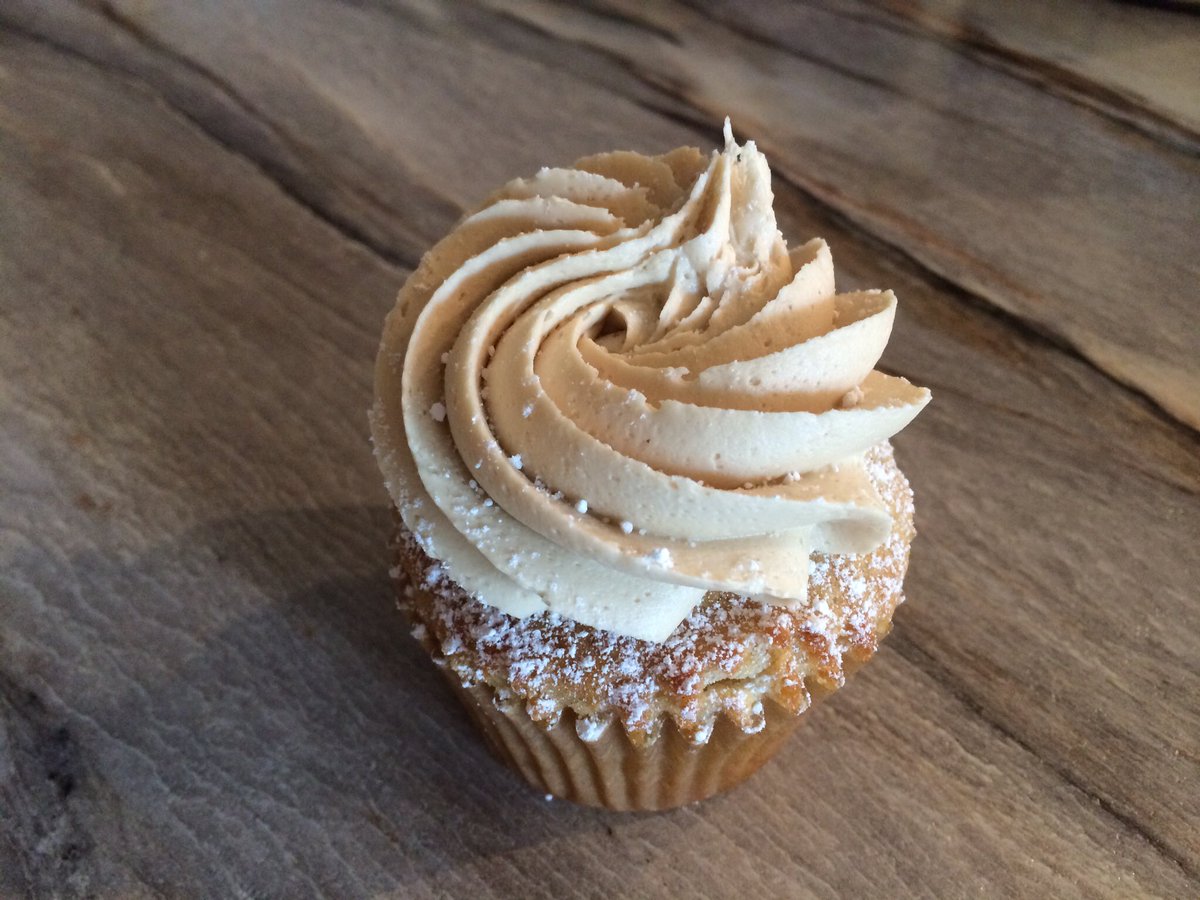 coracupcakes's tweet photo. Cupcake of the Month ~ french toast #cupcakes #cinnamon #maple #nomnom https://t.co/e0h9v74FdD