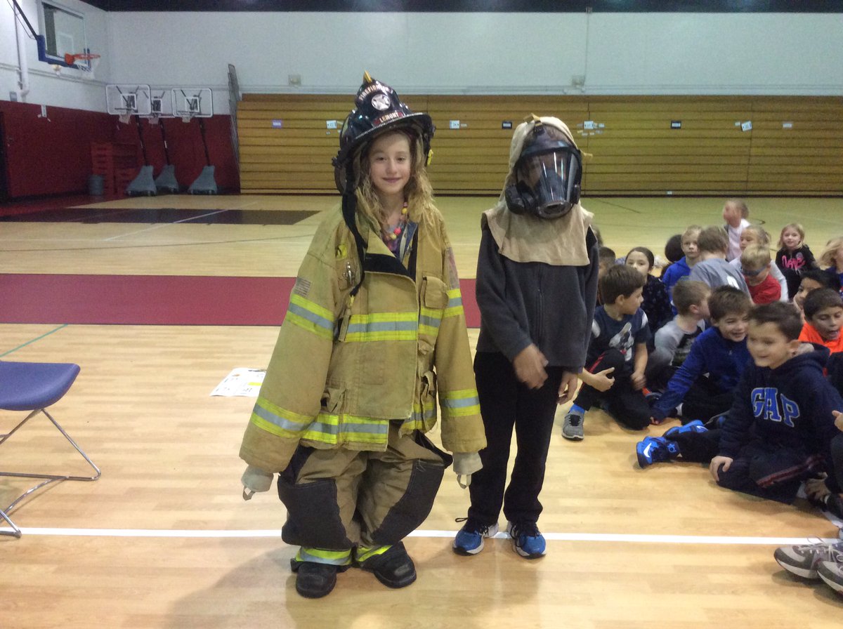 CentralCardsPE's tweet photo. Check out these recruits! #sd113a #oneword @LemontFire1 #FireSafety https://t.co/nqYBUZ8xC0