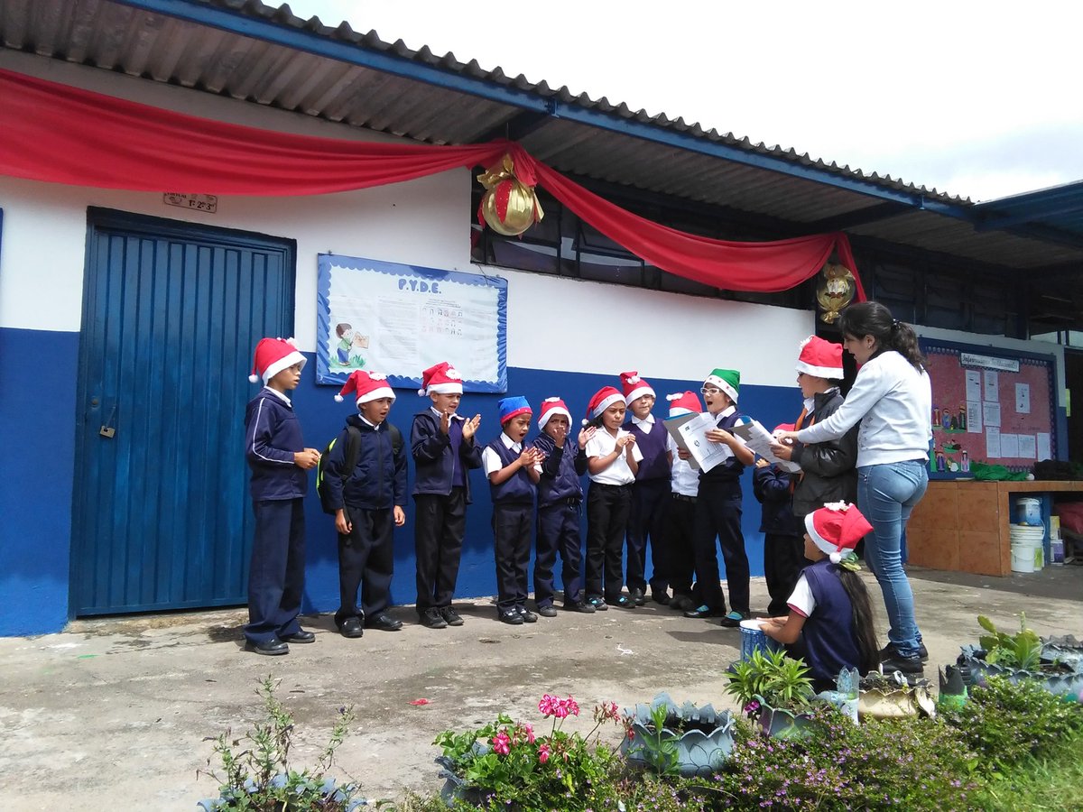EB_ALTOMATEO's tweet photo. @supervisionZET1 @jaureguic72015 @SilvaEleazarL @Con alegria llega la Navidad en nuestra Escuelita  Felicidad para todos.. https://t.co/lGUqC755jW