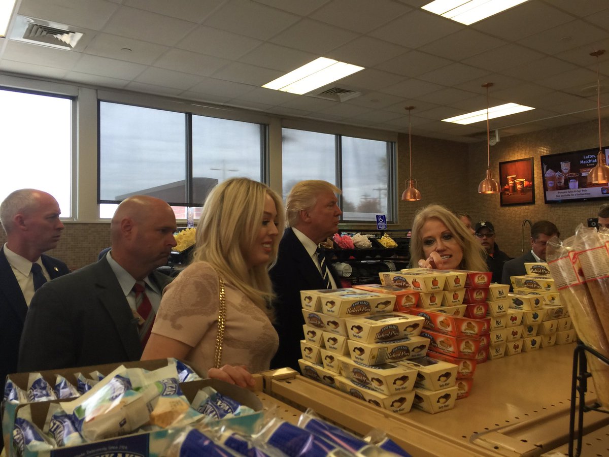 kevcirilli's tweet photo. KING OF PRUSSIA --
Donald Trump at WaWa. They bought TastyCakes. https://t.co/Trehdpxt2G