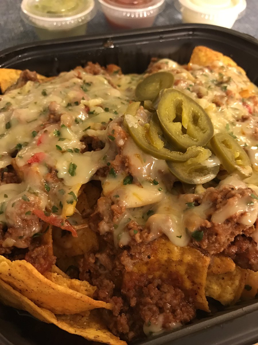 Beställer i god tro en klassisk nachotallrik. Lycklig och hungrig tar jag min påse med mat. Öppnar påsen och ser..... koriander😱😵