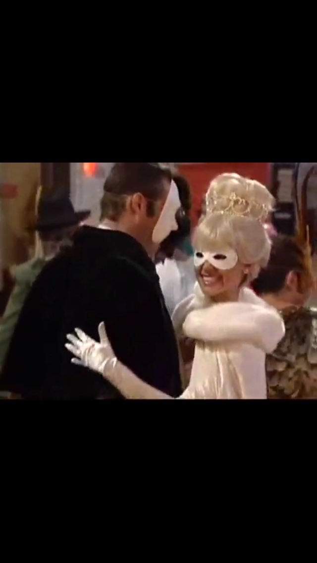 SailorKeily's tweet photo. #TodayIn1999 After locking Gwen in a closet, Theresa & Ethan danced at the Halloween party 🎉! #Passions #ET https://t.co/LrDL8SJSRx