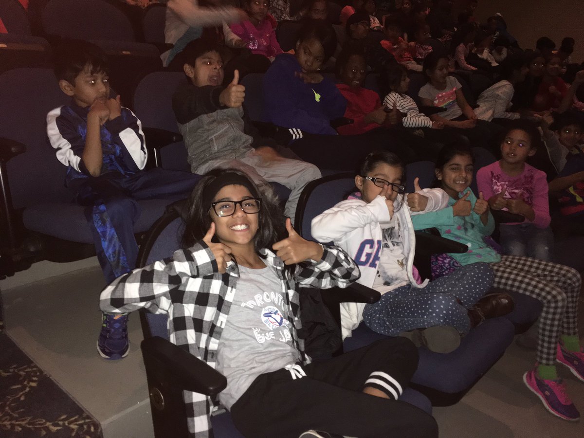 LaveryPaula's tweet photo. Fantastic @MayfieldMavs performance of "The Grinch Specacticle"! Brought back memories from when I was in #mayfielddance ❤️😢 @PeelSchools https://t.co/pOWD65Q1BI