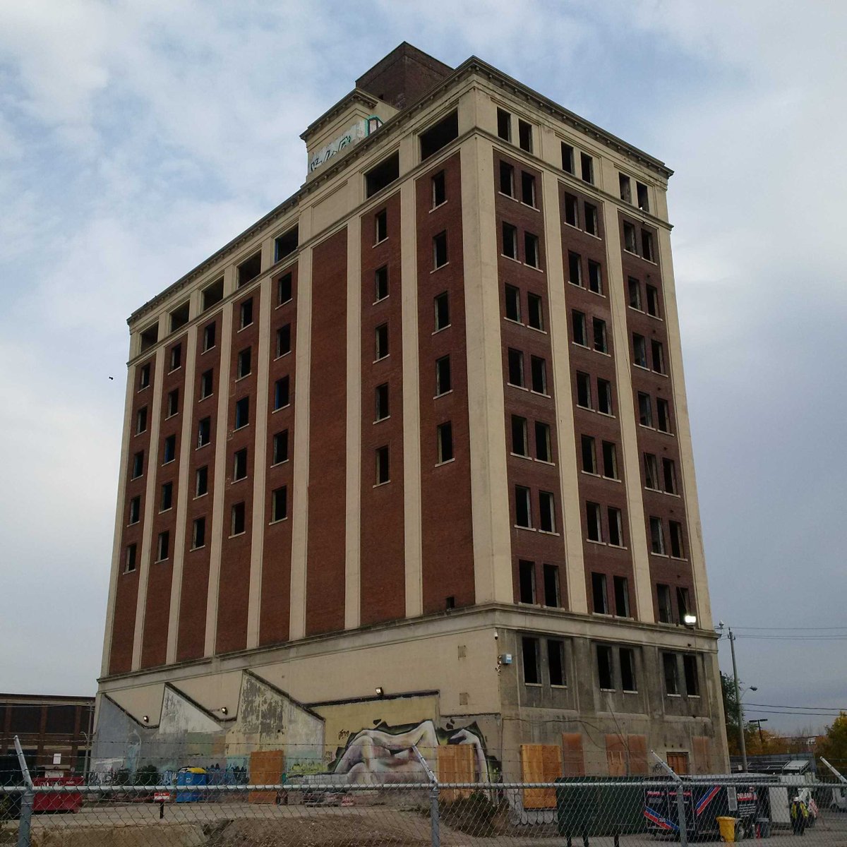 DealADayDempsey's tweet photo. Coming soon, the crown jewel of the #Junction #SterlingRd #MOCA Space for lease #UPExpress https://t.co/4RWE8ocJlC