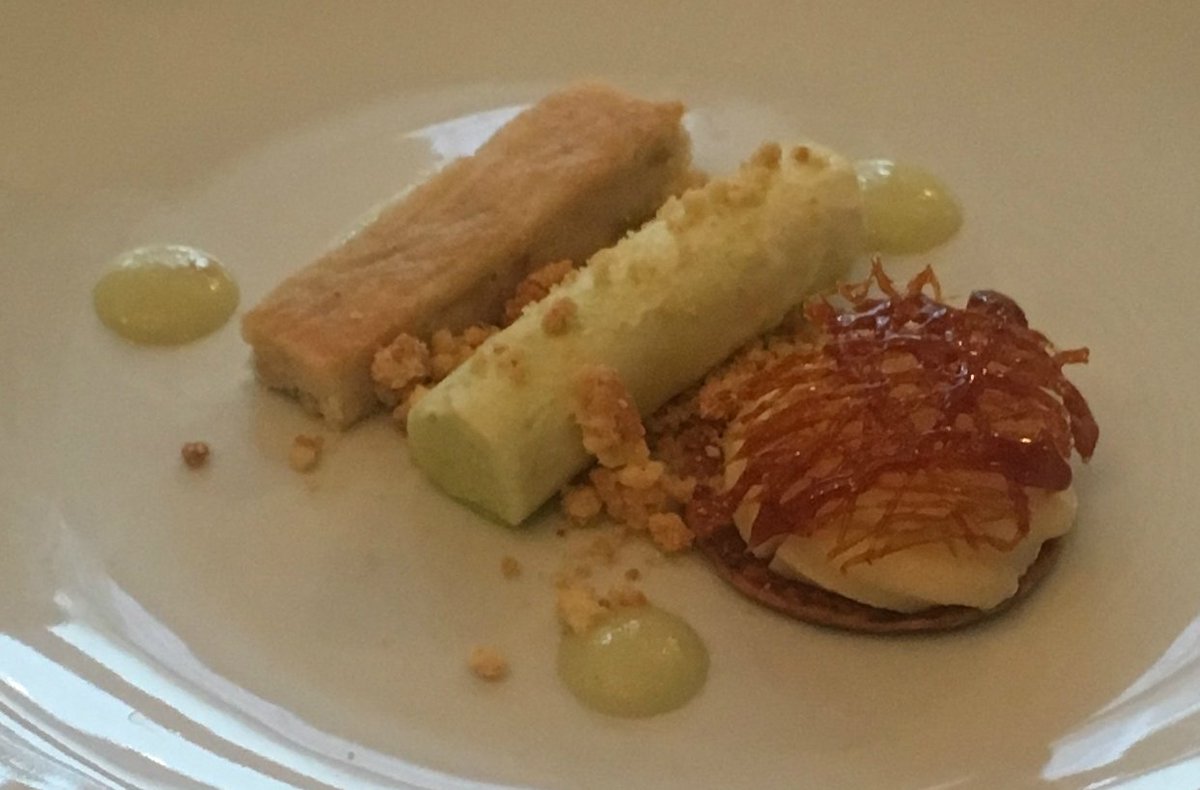 Norfolk Apple. Granny Smith apple parfait, poached apple, caramelised puff pastry,crème patisserie, apple cake &amp; apple gel. 🍏🍎🍏🍎 #wintermenu