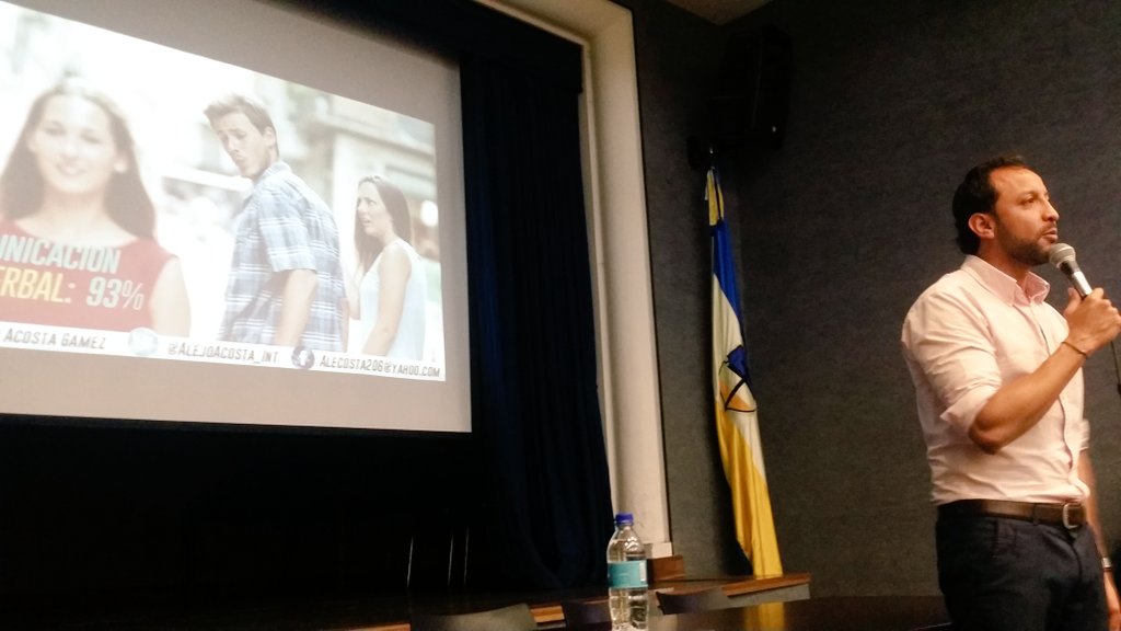lizserrano10's tweet photo. @AlejoAcosta_Int gracias por inspirar el #emprendimiento comunicando  ideas de impacto @UCatolicaCol https://t.co/sJTycJUAAa