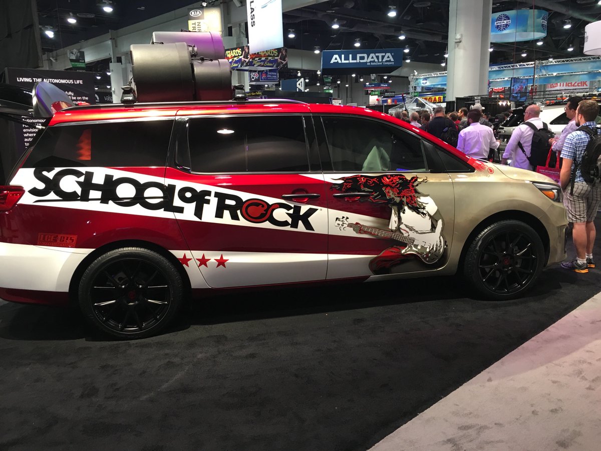 KoreanCarBlog's tweet photo. Kia made entertainment and fun this year for the 2016 SEMA Show. #theKCB @TheKoreanCarBlg https://t.co/WOgbqwYaUd