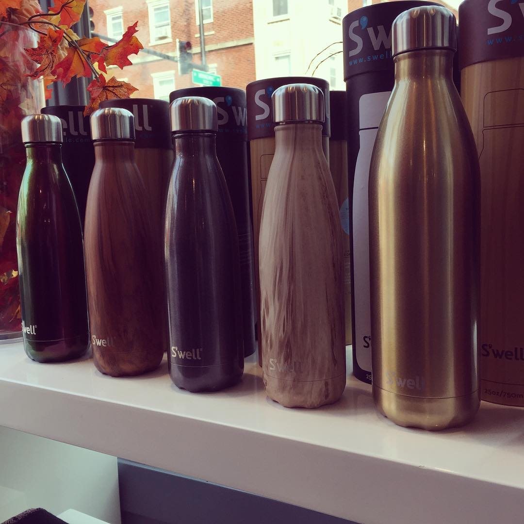 Notice_This's tweet photo. We've always been great, but now we're #SWELLbottle!
#justarrived #newmerch #12hourshot #24hourscold #amazing @swellbottle https://t.co/1677vJxsXW
