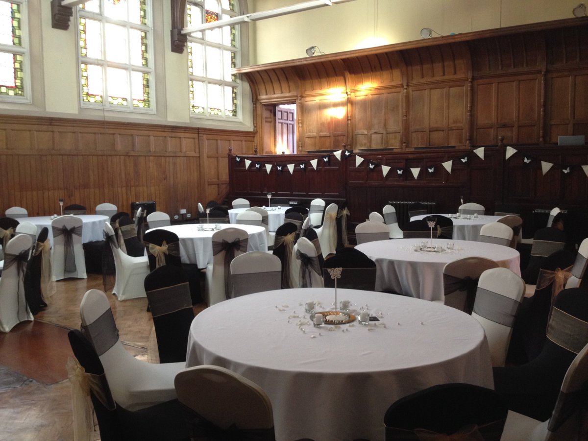 davedevents's tweet photo. Here's a wedding we dressed last week in Wigan. Bride &amp; groom chose alternate black &amp; ivory chair covers &amp; sashes. Stunning! #ClassicWedding https://t.co/XoCXhKShR2