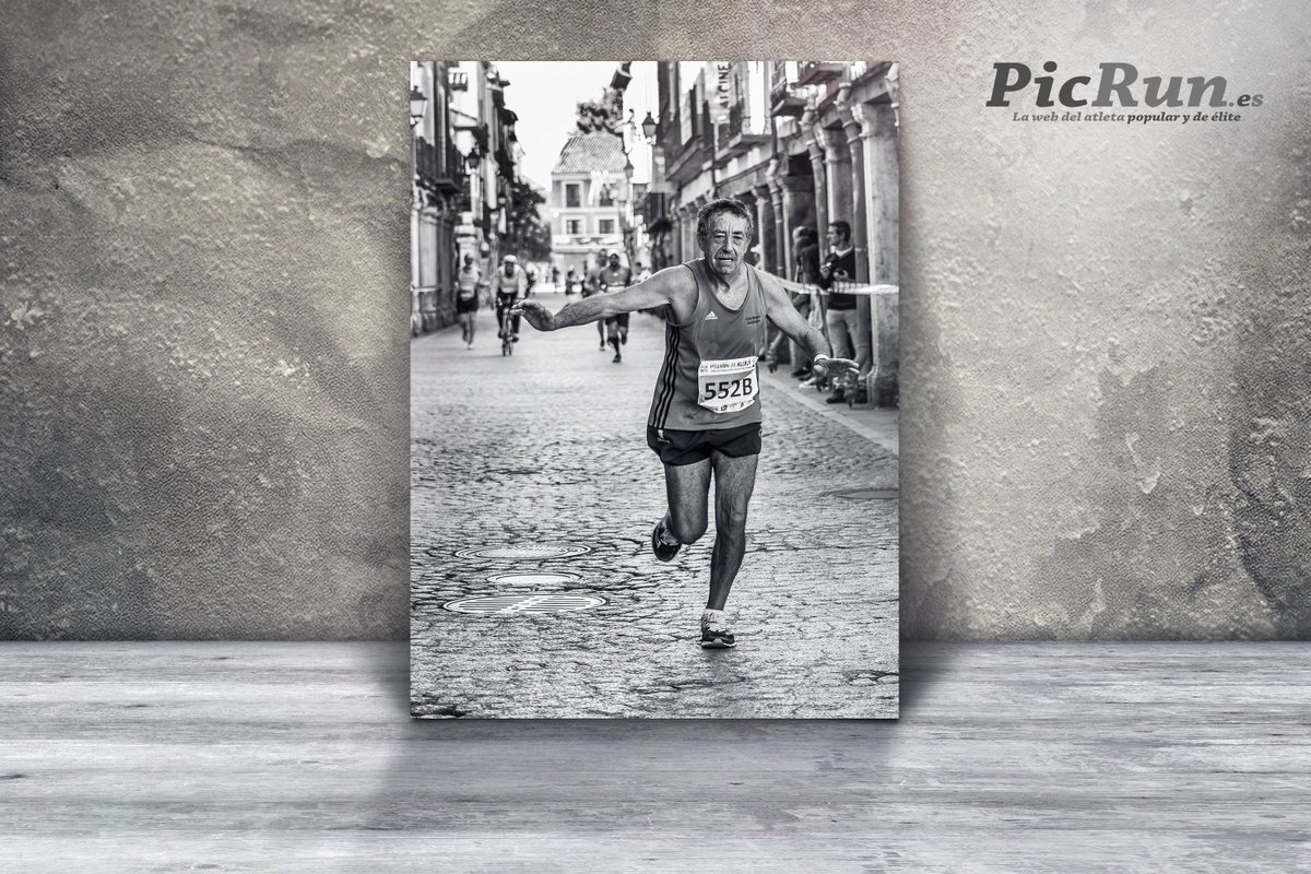 picrunes's tweet photo. El gran Jose Luis de Guadalajara en la #MaratónAlcala. Jose Luis es un runner muy popular en la provincia y el país. #PicRun https://t.co/2d9QuPfKVA