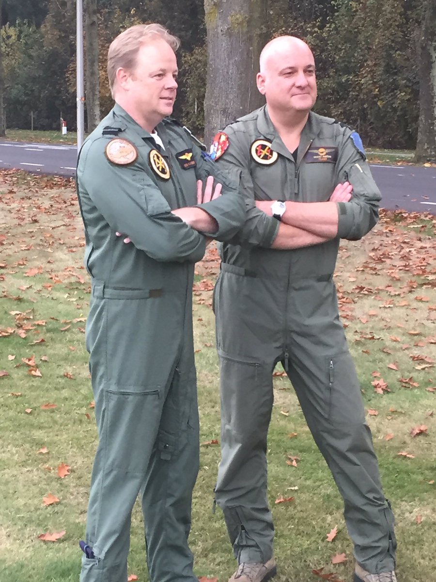 VlbVolkel's tweet image. Commando is officieel overgedragen door @GeertAriens aan @Cdt_vlbVolkel check de video! youtu.be/kVMol26UoM8