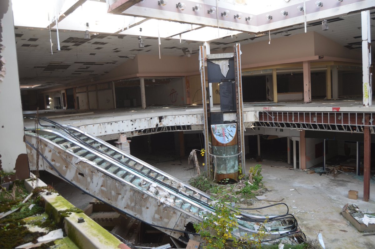 PHOTOS | See 180 pics of our final walk through Rolling Acres Mall in