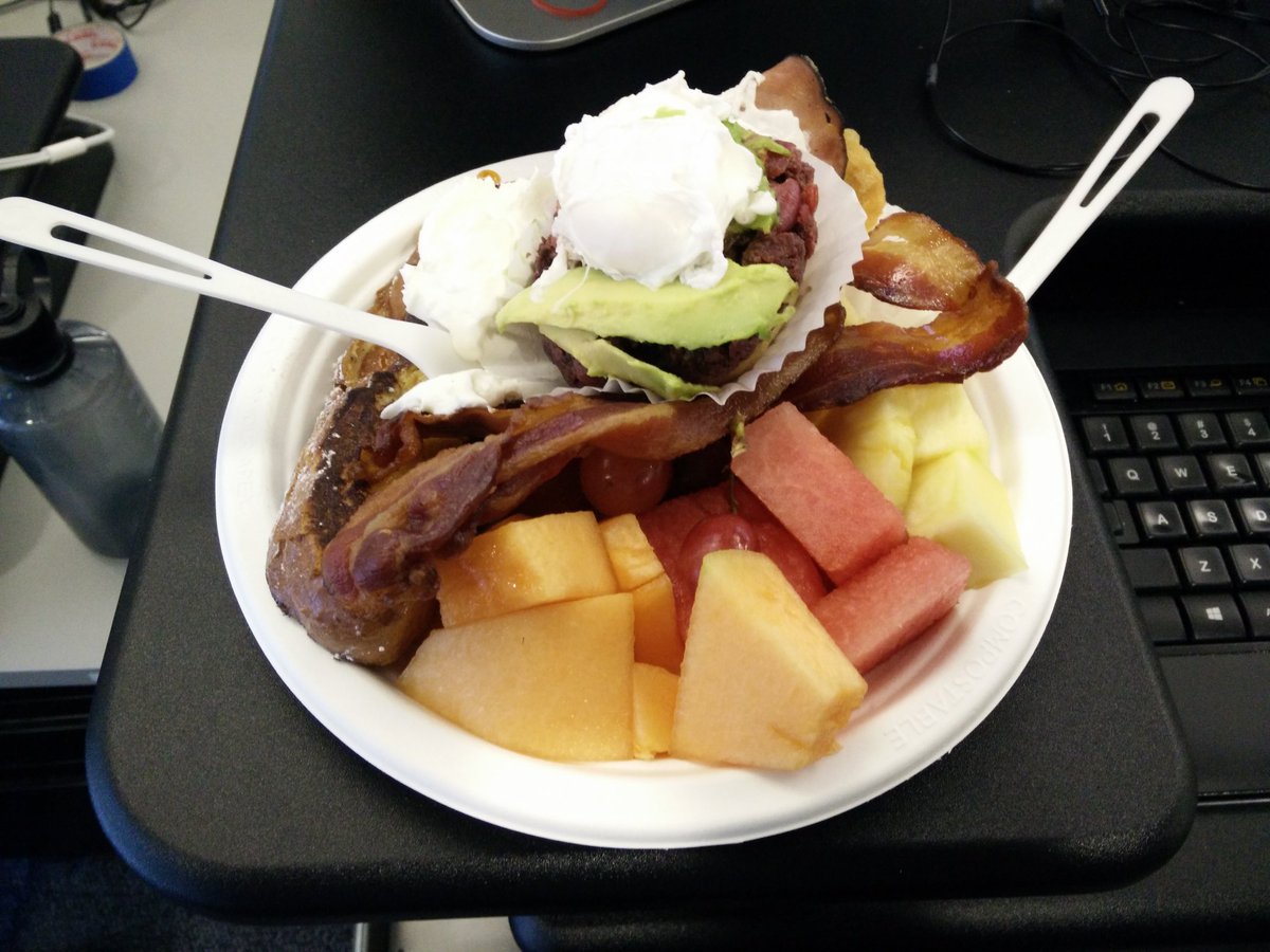 lamslunch's tweet photo. Breakfast from @lale_sf: Mumbai, Toronto, bacon, fruit salad, vegan breakfast patties, ricotta stuffed French toast, and whipped cream. https://t.co/5w02NdTrhY