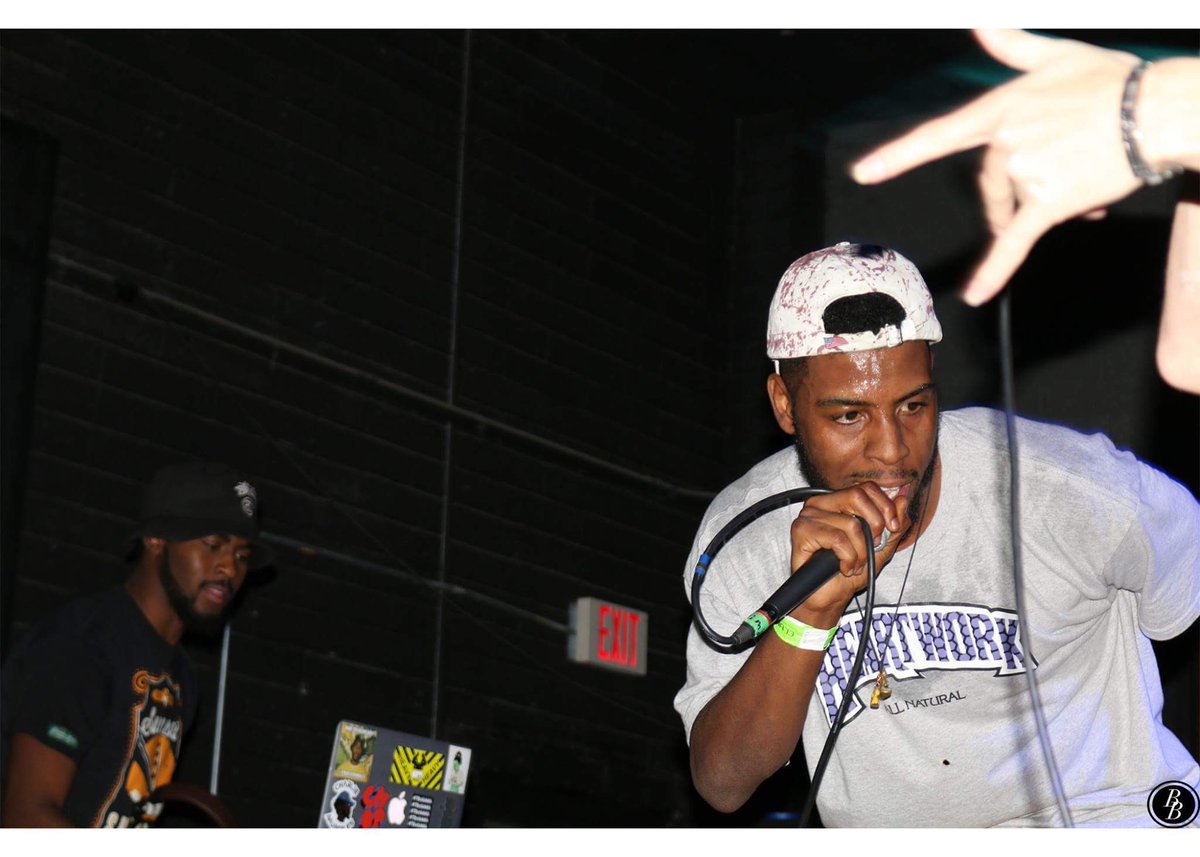 Flow_Simpson's tweet photo. @ThisIsHeartwork got me looking pretty cool with this shirt &amp; s/o to @ThirdEyeBryan for spinning that whole night

❄️❄️❄️❄️ https://t.co/WboZcoHSj9